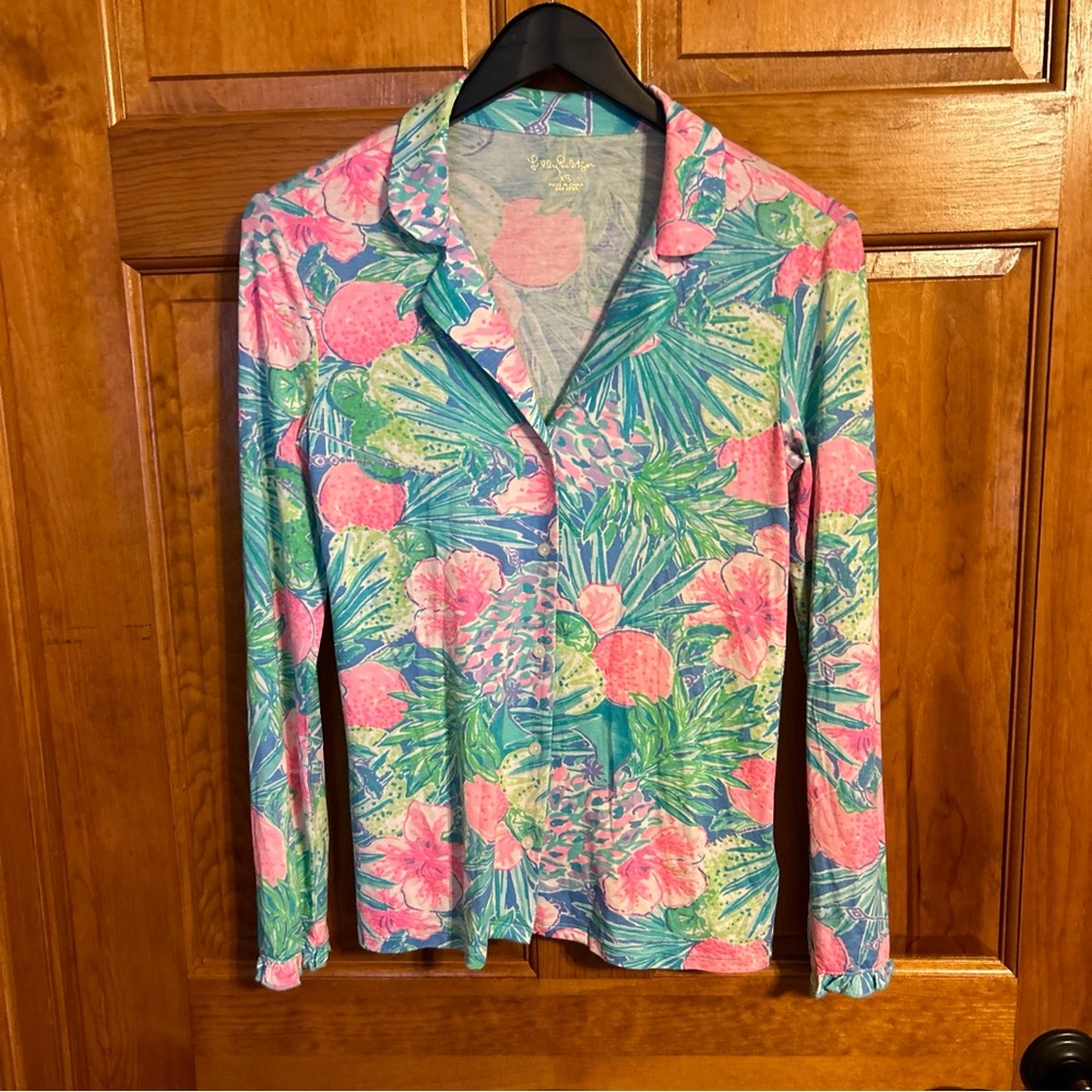 Lilly Pulitzer PJ/Lounge Long Sleeve Button down W/Extra Button Size XS-…